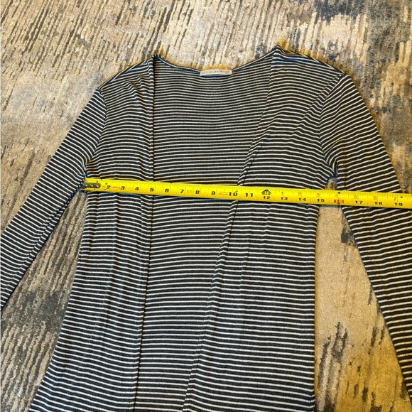 Active USA gray/white striped long sleeve flowy cardigan sweater Small - Picture 5 of 8